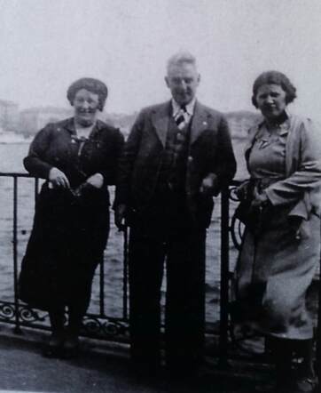 Antje and Louis and (?) sister of Antje