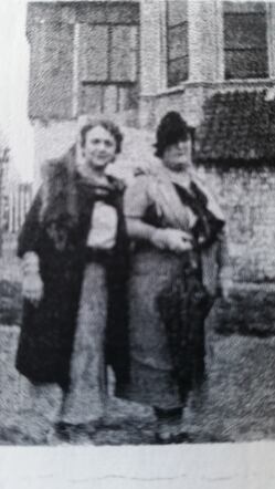 Antje Caun-Simons and (?) a sister
