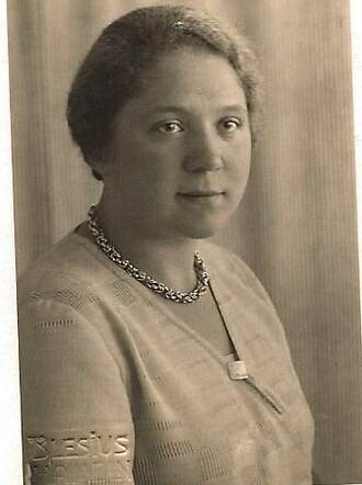 Hermann, Lotte ca.1936.jpg