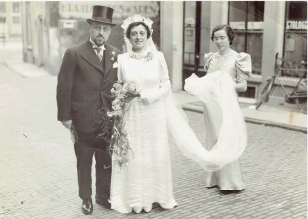 Esthervan Spiegel+Avraham Tocman huwelijk.jpg