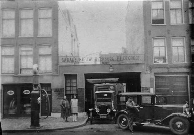 Het huis van Floor en Marie, met garage 1910