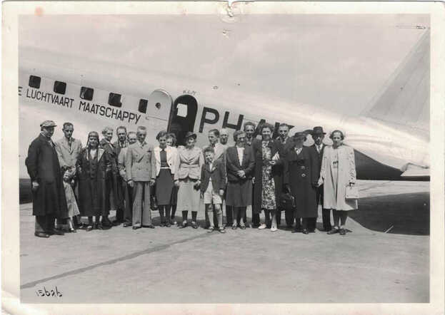 Foto Henri en Samuel Salomon op Schiphol