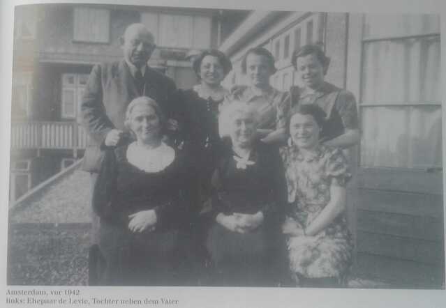gezin De Levie en anderen Amsterdam voor 1942 (MvBorres 329).jpg