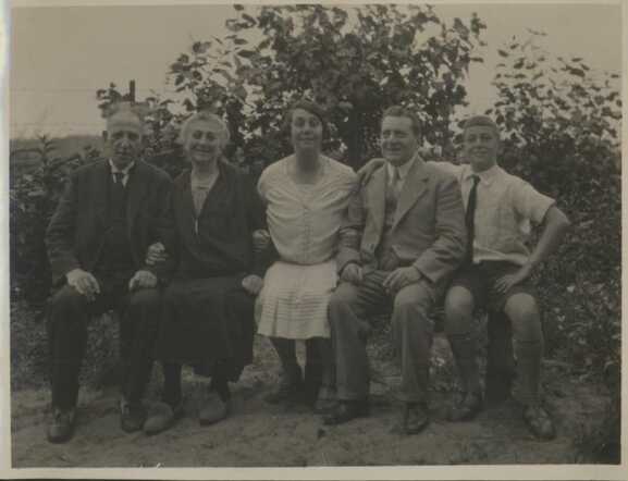 Jacob Barentz, Lea Barentz-Pop, Sara de Vries-Barentz, Michel de Vries en Jacques de Vries, 1930