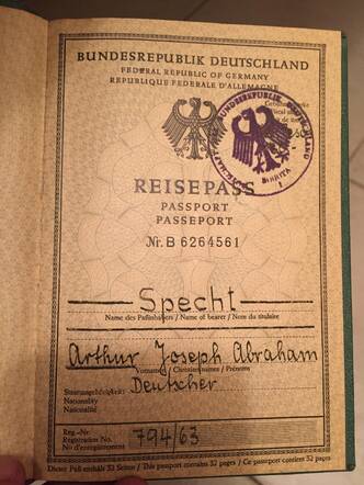 Reisepas Arthur Joseph Abraham Specht.jpg