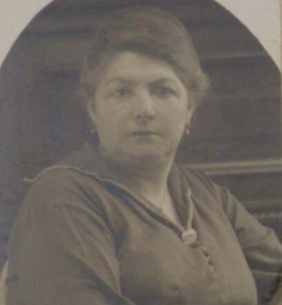 Esther Plas Sarfaty.png