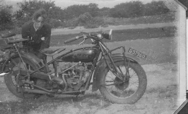 Barend Vos op de motor.jpg
