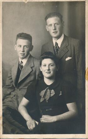 Abraham (Bram), Hertog Napoleon (Harrie) en Rosa Elisabeth Wolf