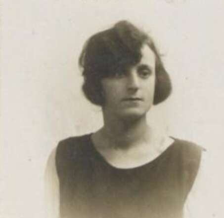 Wilhelmina de Vries.png