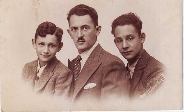 Hajnoch et ses deux fils  Rotterdam.jpg
