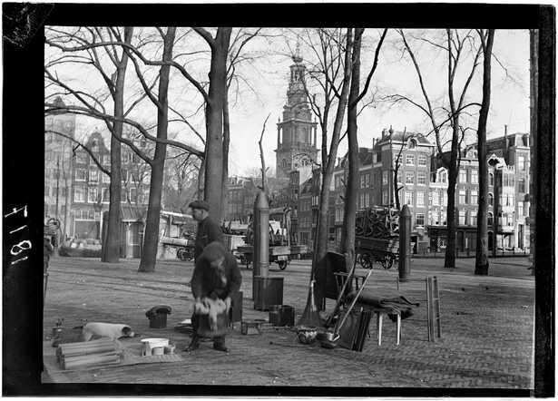 Kapperszaak Kroonenburg Zwanenburgwal 24  ca 1934.jpg
