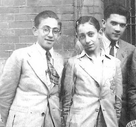 Mau en Ro wolf op de 'Joodse HBS' te Maastricht in 1942