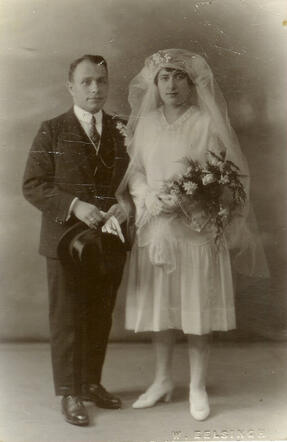 1927 12 juli Zwolle Huwelijk Marianne Troostijk en Jacques W.jpg