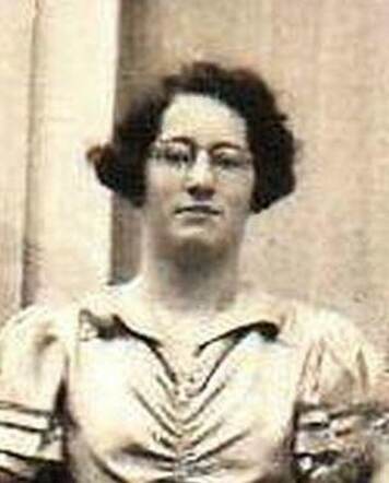 Esther Levitus 