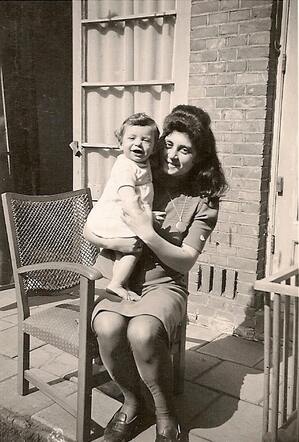 Marianne Kool-Gosler and her daughter Judith.