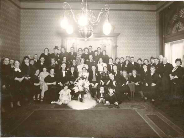 Wedding party of Hennie Vles and Nico Kan.
