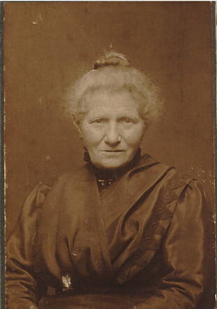 Frouwke Hollander-Hoogstraal.jpg