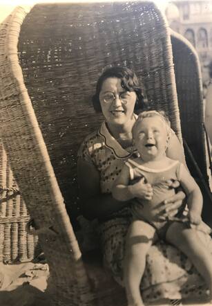 Henriëtte van Dal-Rodrigues de Miranda met zoon Jack Jozef van Dal