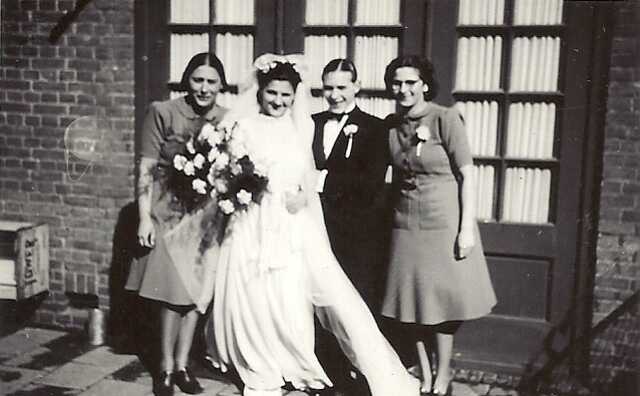 48. Marietje, Mientje, Henny, Clara Schalkburgerstaat 28.jpg