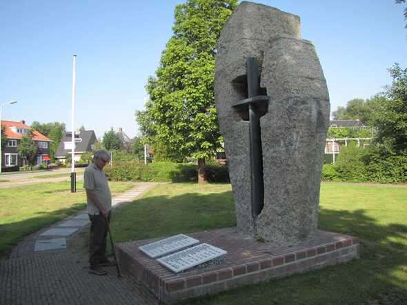 Dokkum monument.jpg