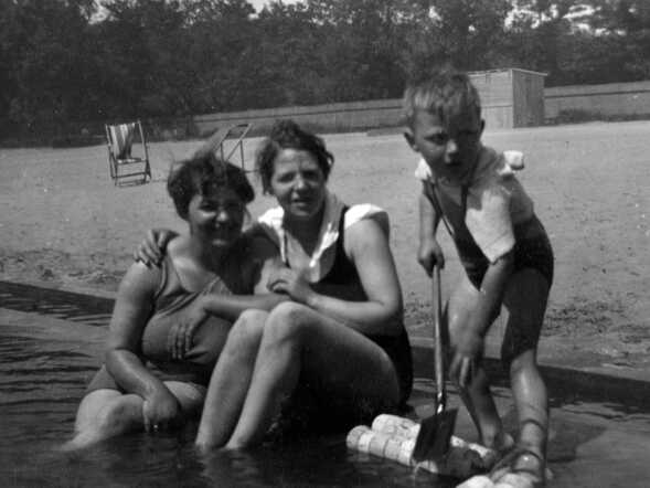 Baas-Bas, Sophie en Sientje.tif