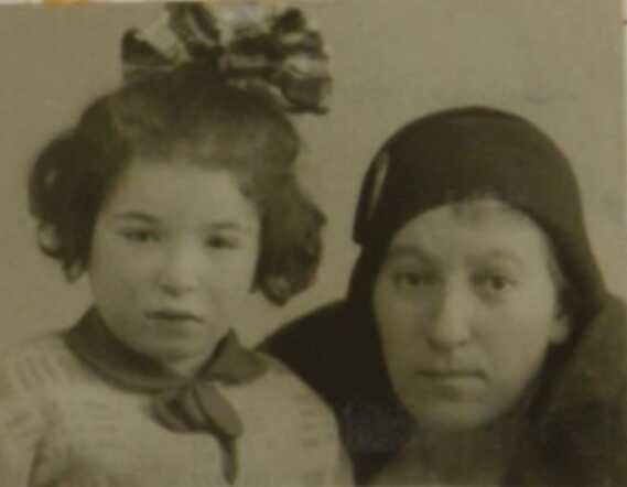 Rebecca en Rachel Fredrikstadt-de Vries 1936 Felixarchief.JPG