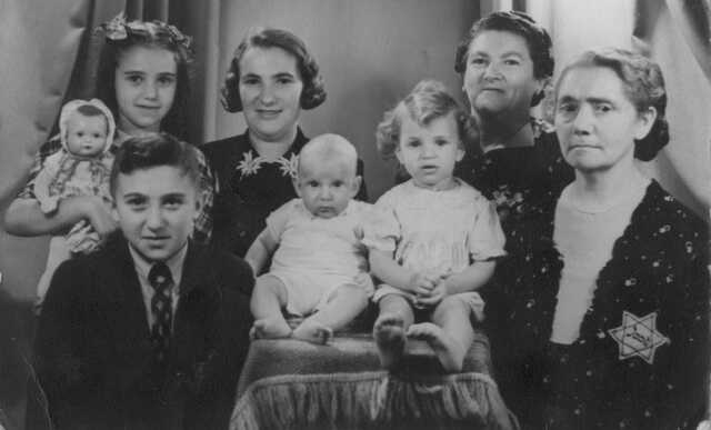 Kitty en Willem Blom (on the left side of the picture).