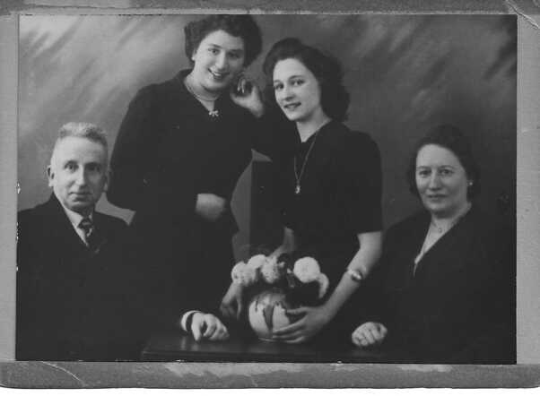 Fam de Vries.jpg