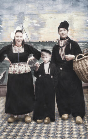 Jopie met zijn vader en moeder, Anna en Maurits Beugeltas rond 1940