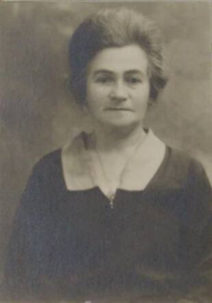 Bina Leezer 1926 Felixarchief.JPG