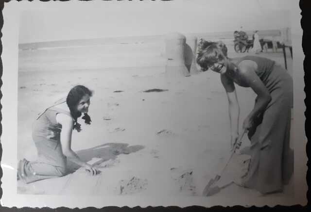 Thea Citroen (met Ina Gallas).jpg