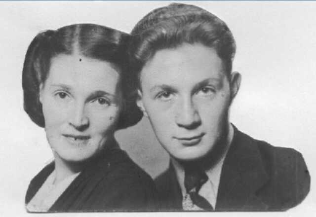 Berta Polak-de Levie met haar zoon Isaak Mozes.jpg
