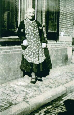 Eva Steven-Dormits.jpg