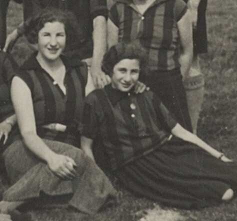 Bela Pagrach (rechts) en Sientje Polak-Pagrach