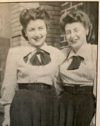 Ilse en Ruth Scheuer in Brooklyn, 1948  Zij emigreerden in september 1946 vanuit Nederland naar Amerika.