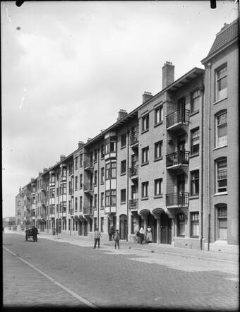 foto DE GROEN B006 Tolstraat 29-52 anno 1913.jpg