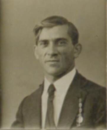 Simon Soesan 1927 Felixarchief.JPG