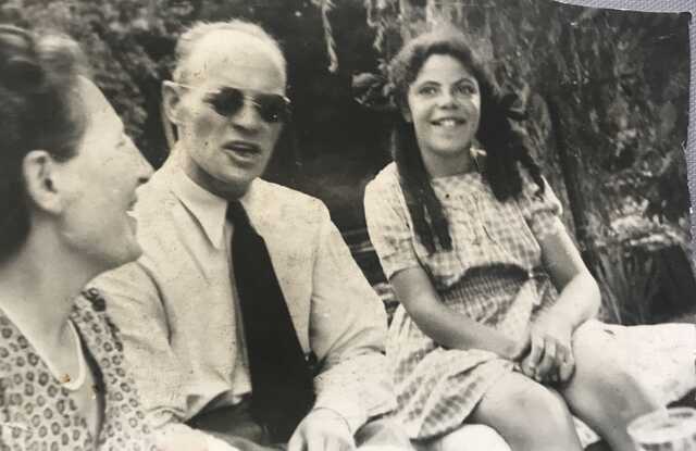Henriette, Marcus en Elizabeth van Leeuwen.jpg