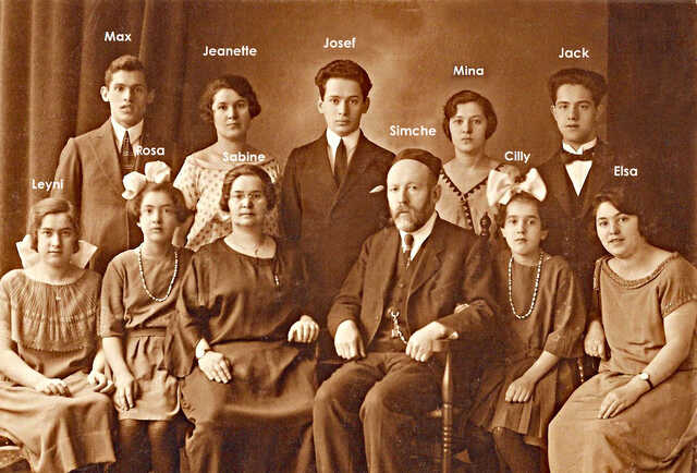 Sabine and Simche (Siegmund) and family, c 1917, the Hague, the Netherlands.