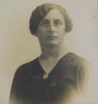 Esther Lobatto 1925 Felixarchief.JPG