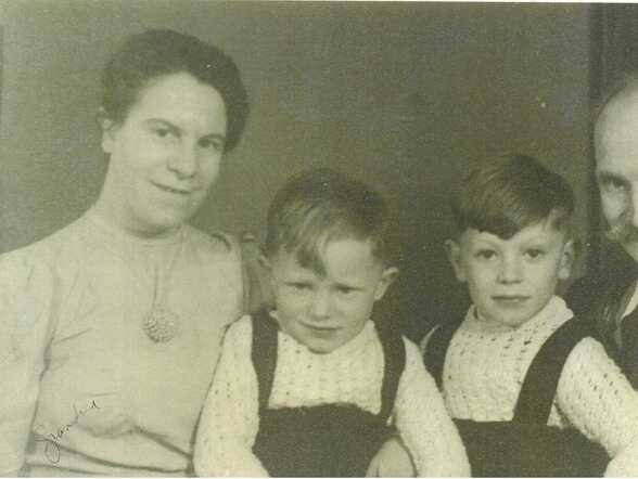 Johanna Bähren, Children Hans Siegfried, Karl Josef and Grandpa Karl.jpg
