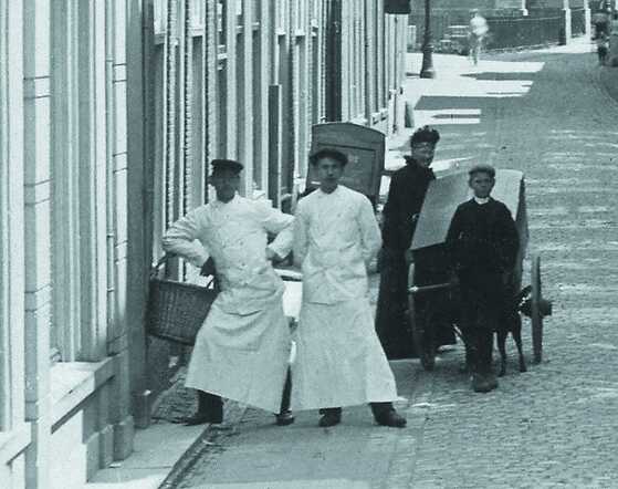 bakkerszonen familie Weijl, Kloksteeg Leiden
