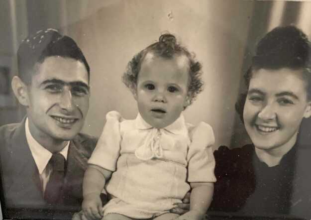 Foto gemaakt in Augustus 1942 voor mijn ouders mij lieten onderduiken in september 1942. 