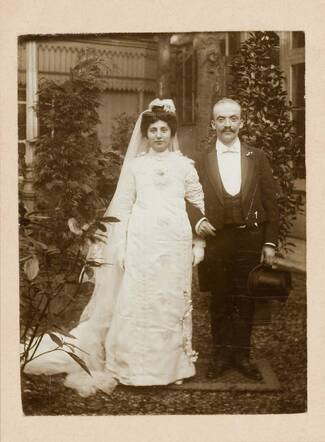 Trouwfoto van Joseph Marcus Bonn en Jeannette de Vries, 1905