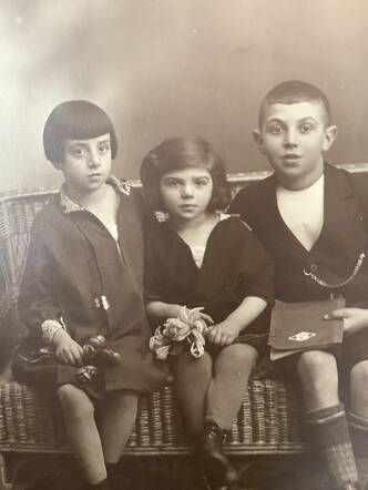 Frieda's children (form left to right) Edith, Helga and Heinz, 1935, Flamersheim, Germany.