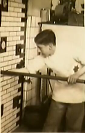 Willem Trompetter als bakker.jpg
