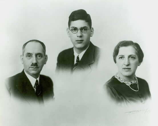 076851 J van Dam Fam Alfred v Dam 1937.jpeg