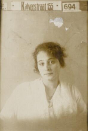993#148_004 Elisabeth Carels Reindorp ca 1921.tif