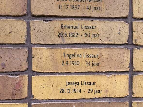 Gedenksteen Ellien Lissaur.jpg