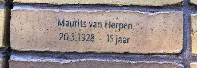 Maurits van Herpen.jpg